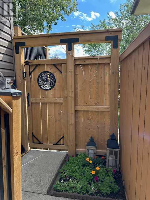 Single Family House Bi-level for Sale in  Rundlehorn Drive NE Rundle Calgary 