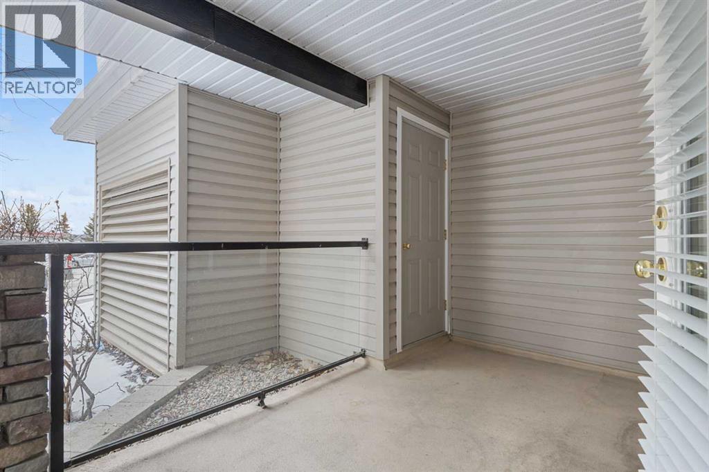 Single Family House for Sale in   Rocky Vista Park NW Rocky Ridge Calgary 