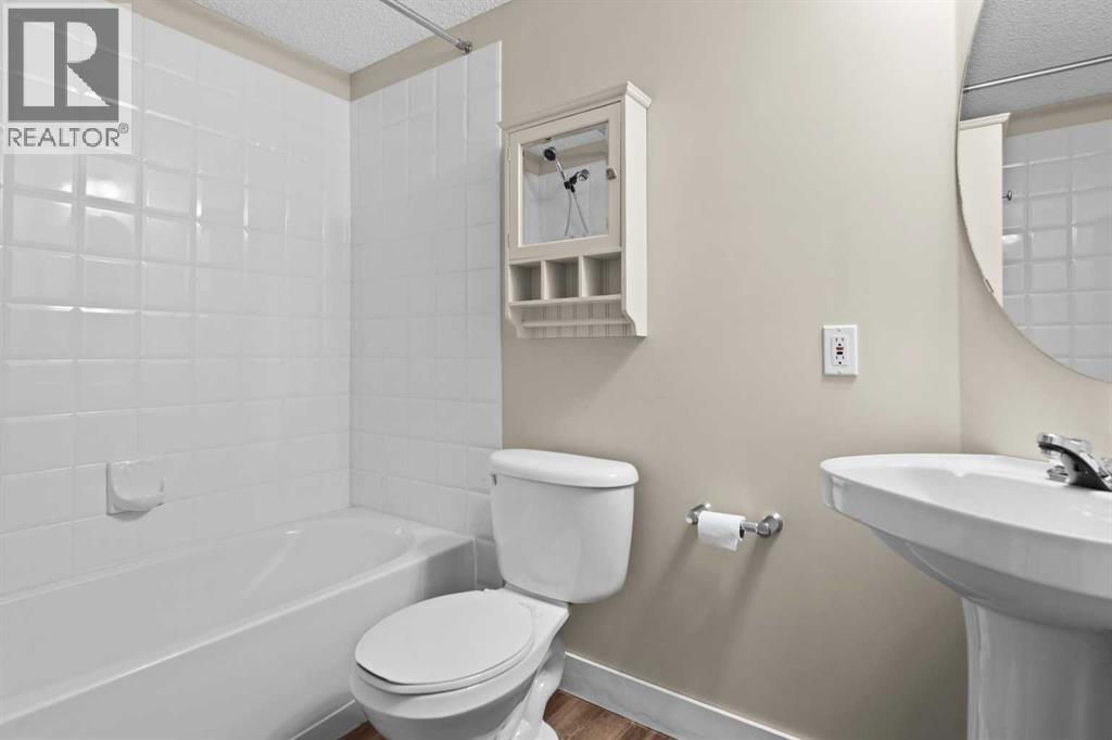 Single Family House for Sale in   Rocky Vista Park NW Rocky Ridge Calgary 