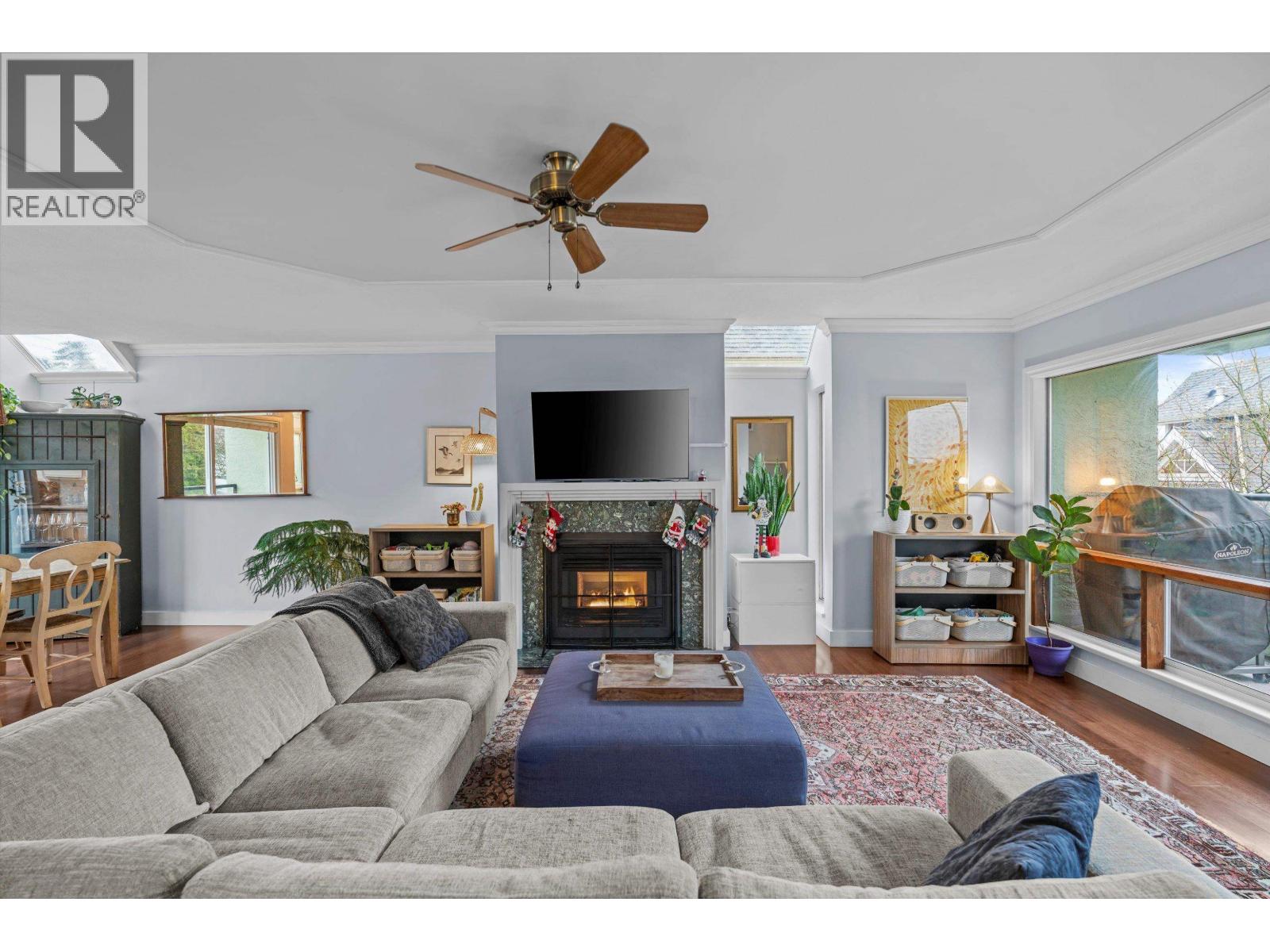 2 410 MAHON AVENUE, North Vancouver