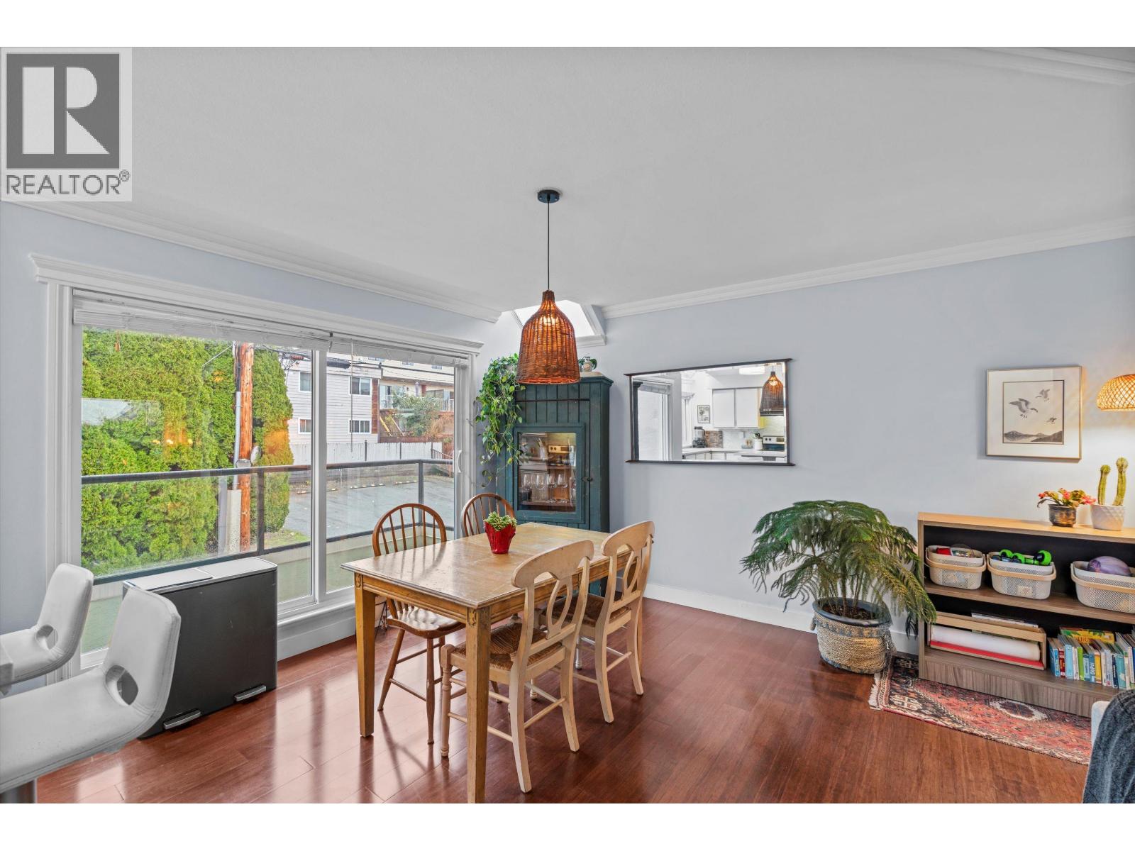 2 410 MAHON AVENUE, North Vancouver