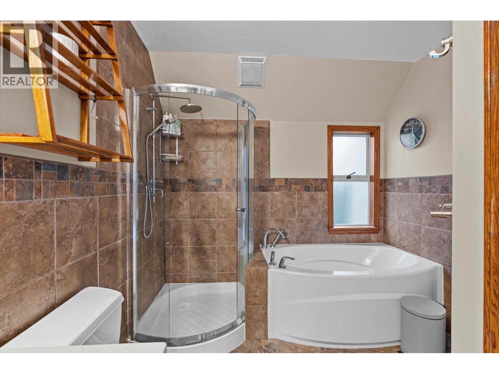 2 410 MAHON AVENUE, North Vancouver