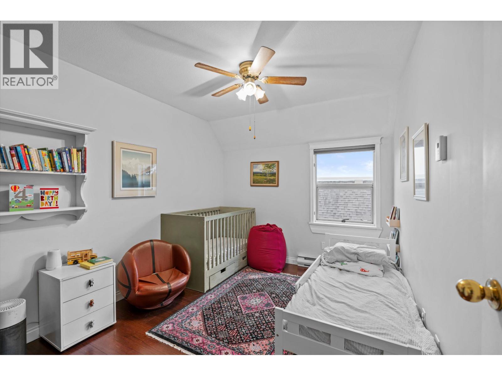 2 410 MAHON AVENUE, North Vancouver