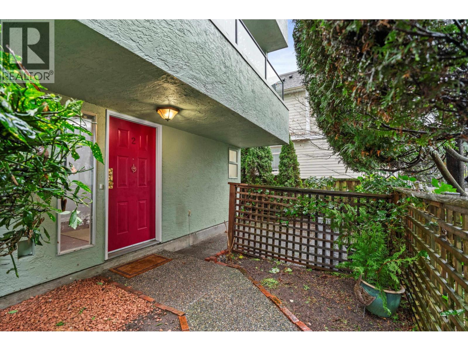 2 410 MAHON AVENUE, North Vancouver