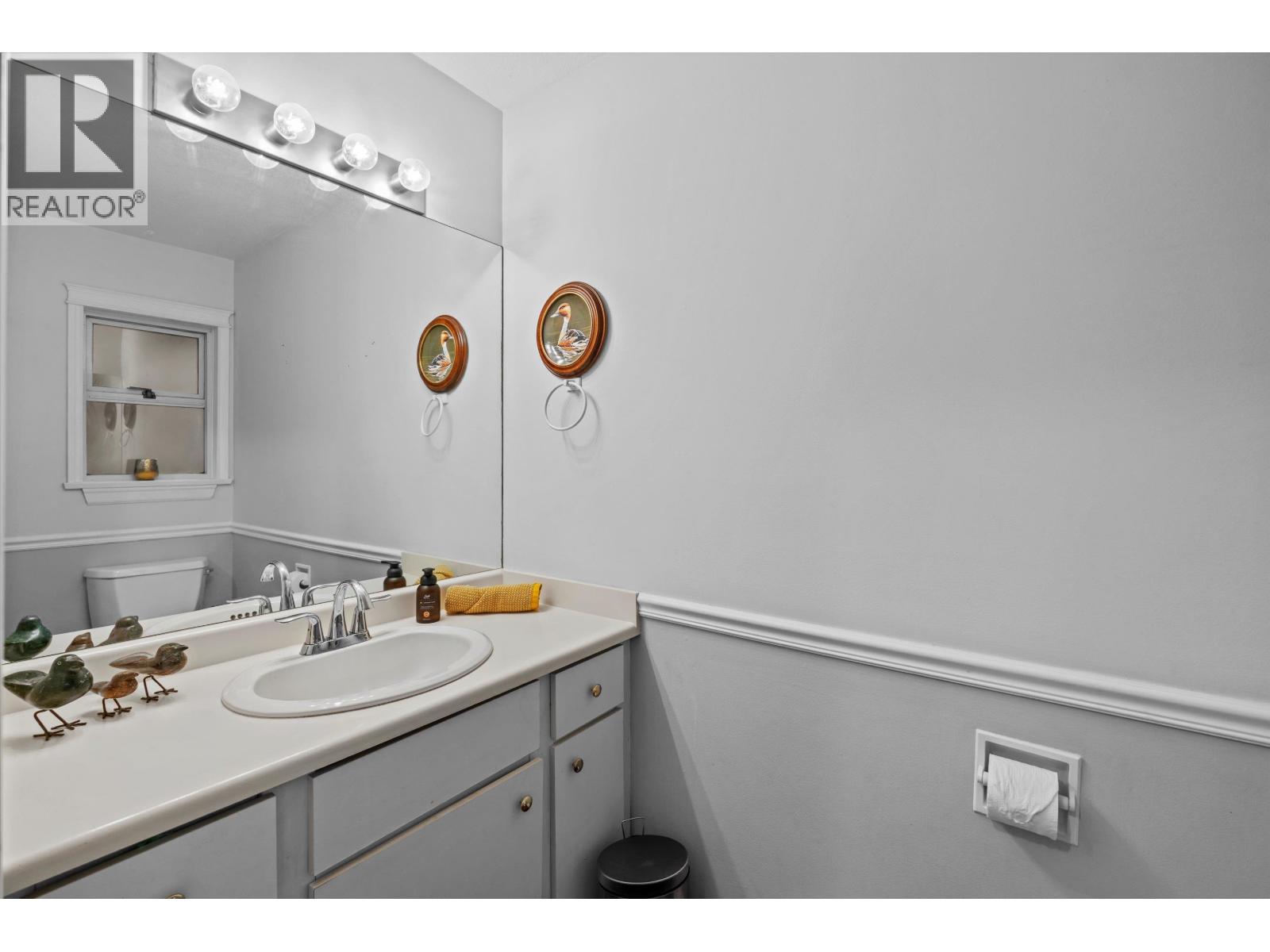 2 410 MAHON AVENUE, North Vancouver