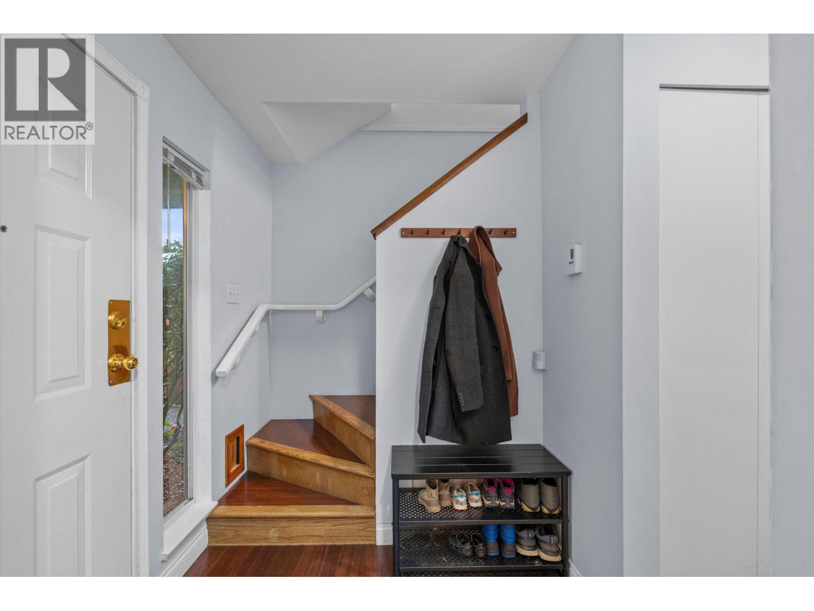 2 410 MAHON AVENUE, North Vancouver