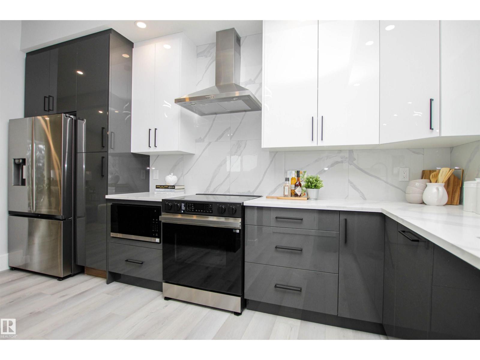 18616 66 AV NW, Edmonton