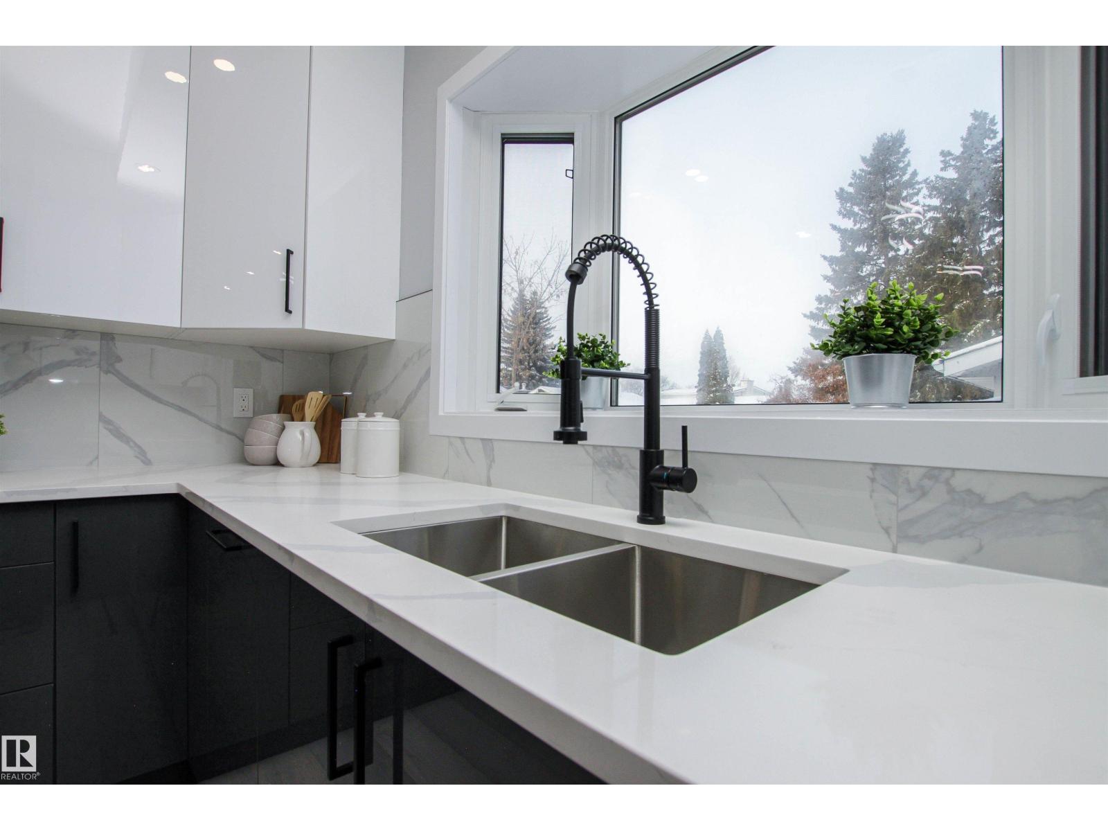 18616 66 AV NW, Edmonton