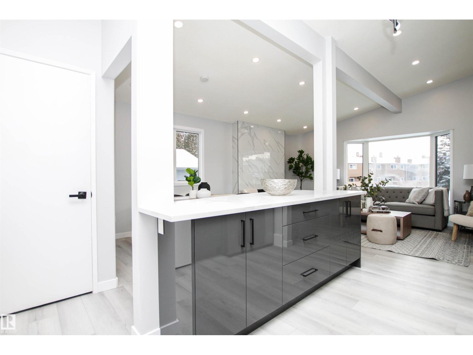 18616 66 AV NW, Edmonton