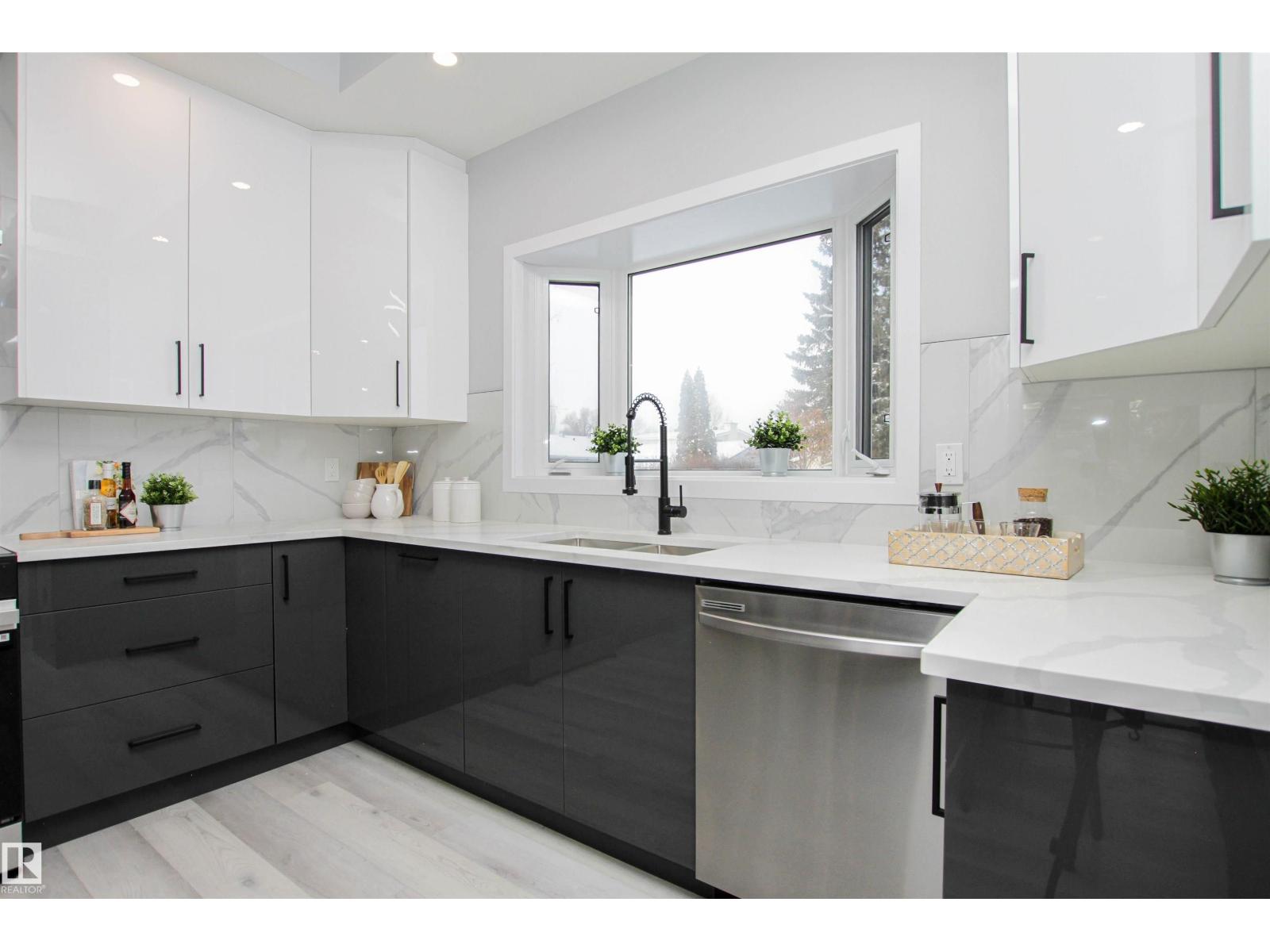 18616 66 AV NW, Edmonton