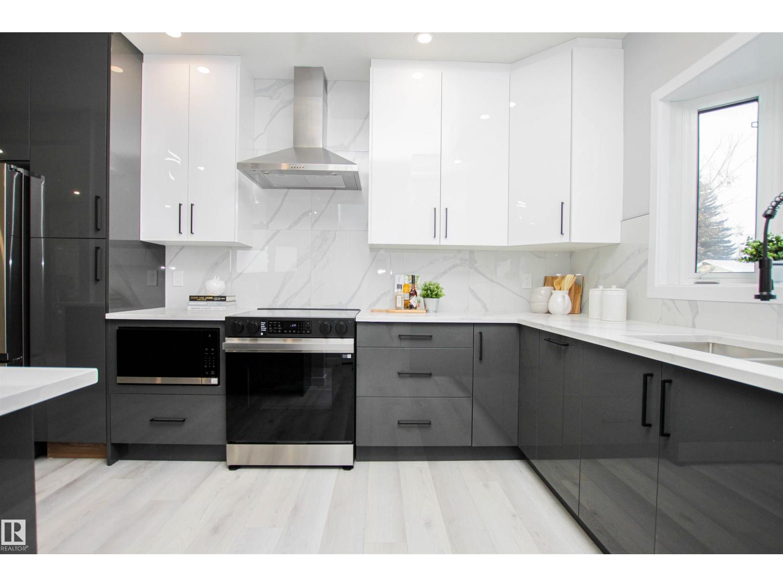 18616 66 AV NW, Edmonton