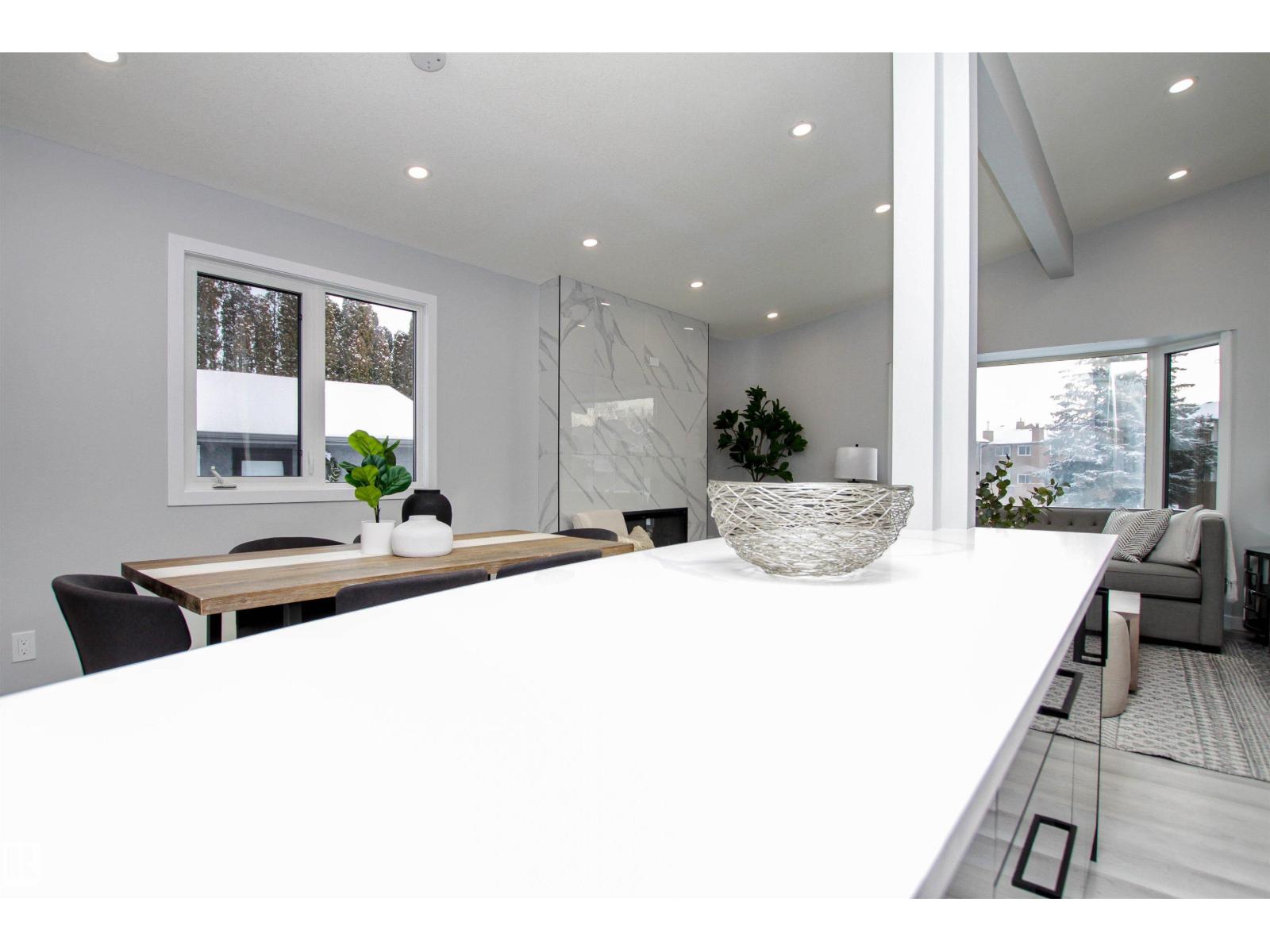 18616 66 AV NW, Edmonton