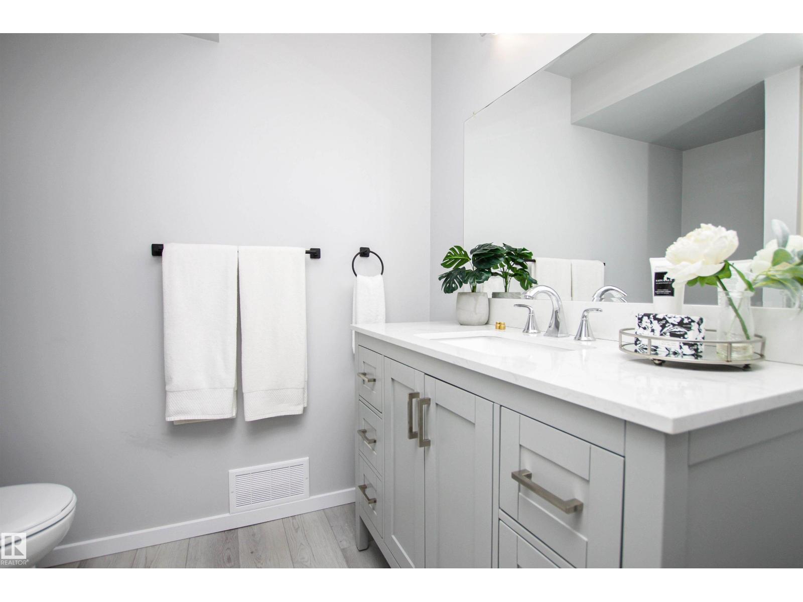 18616 66 AV NW, Edmonton