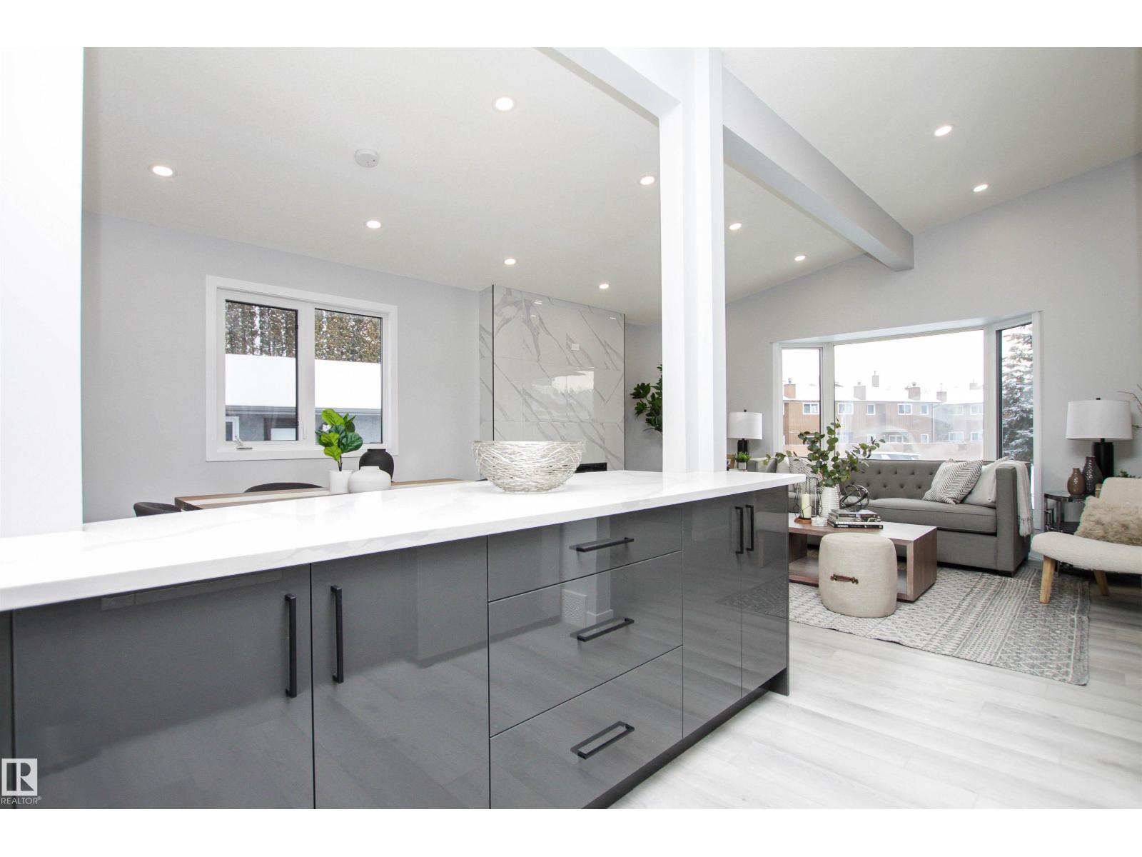 18616 66 AV NW, Edmonton