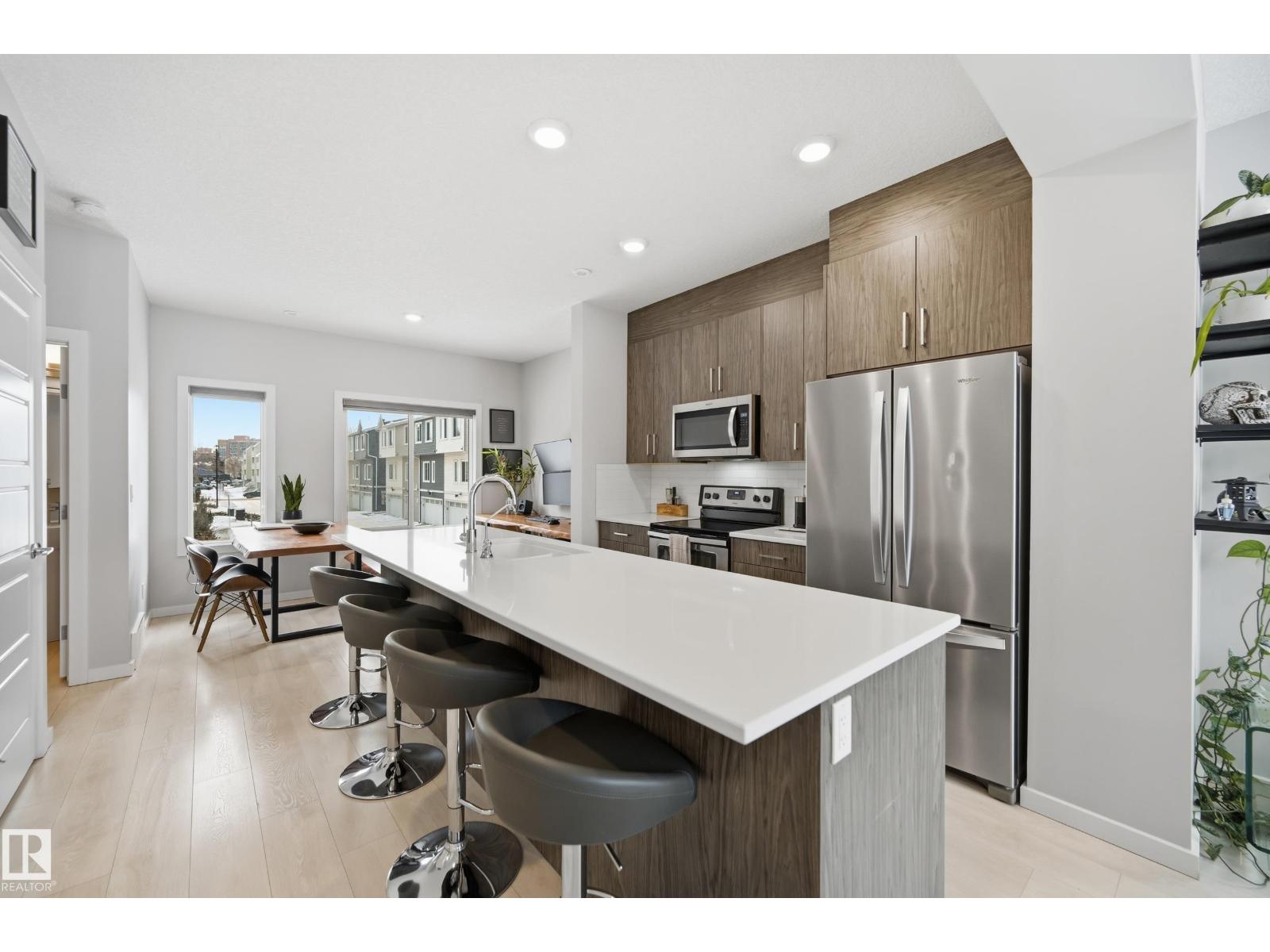 #23 215 SADDLEBACK RD NW NW, Edmonton