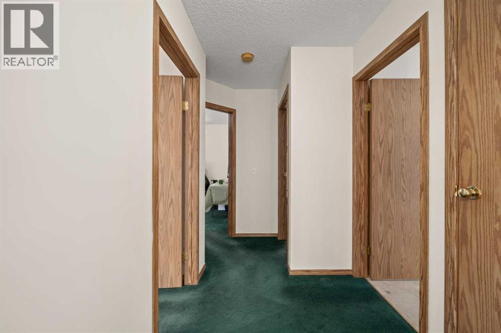 Single Family House for Sale in  Hidden Valley Drive NW Hidden Valley Calgary 