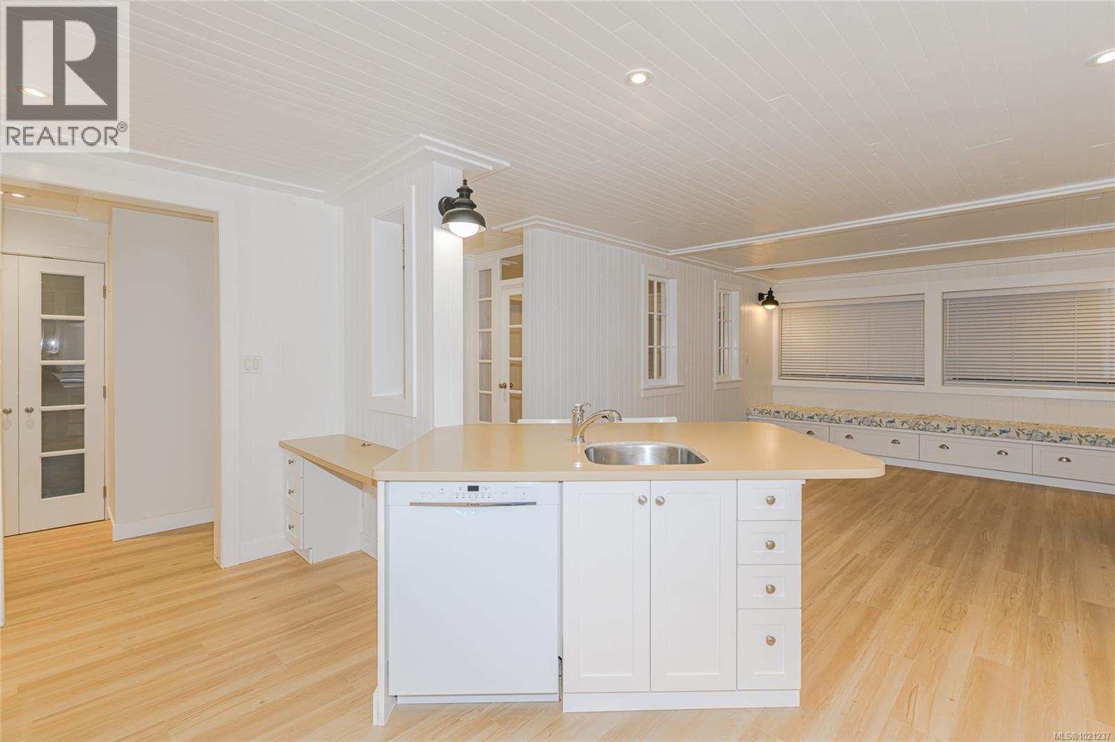 114 2100 Granite St, Oak Bay