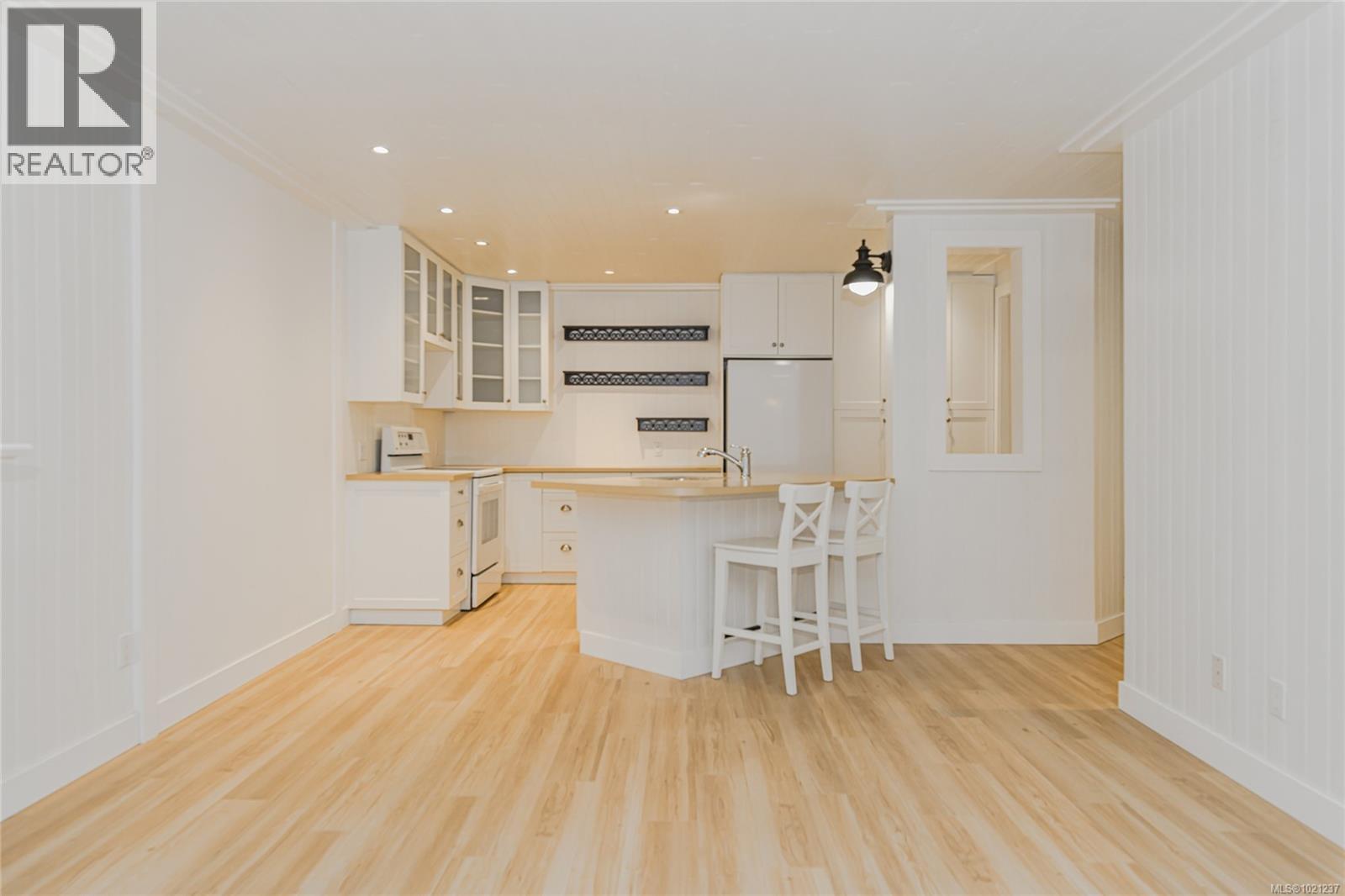 114 2100 Granite St, Oak Bay