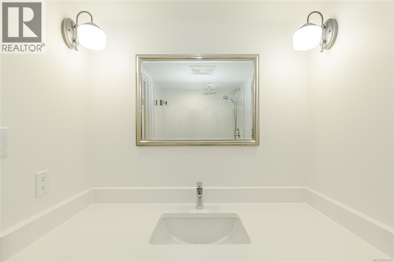 114 2100 Granite St, Oak Bay