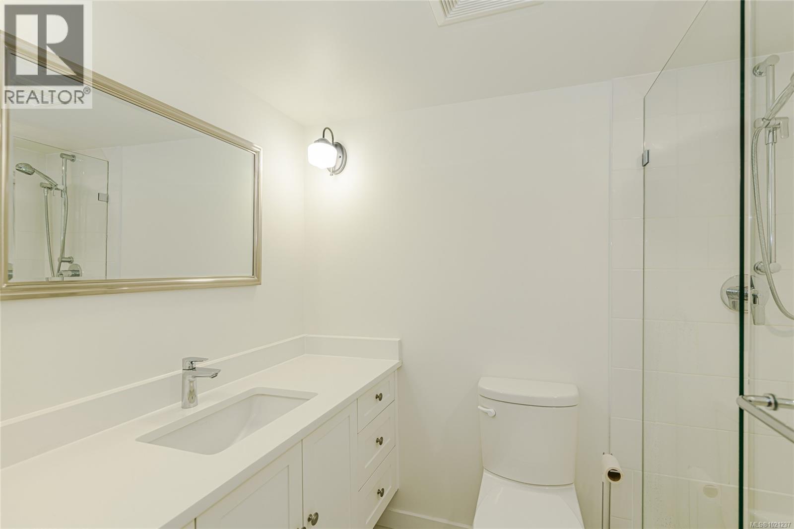 114 2100 Granite St, Oak Bay