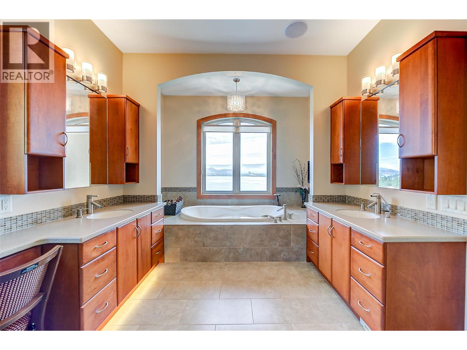  2513 Casa Palmero Drive, West Kelowna