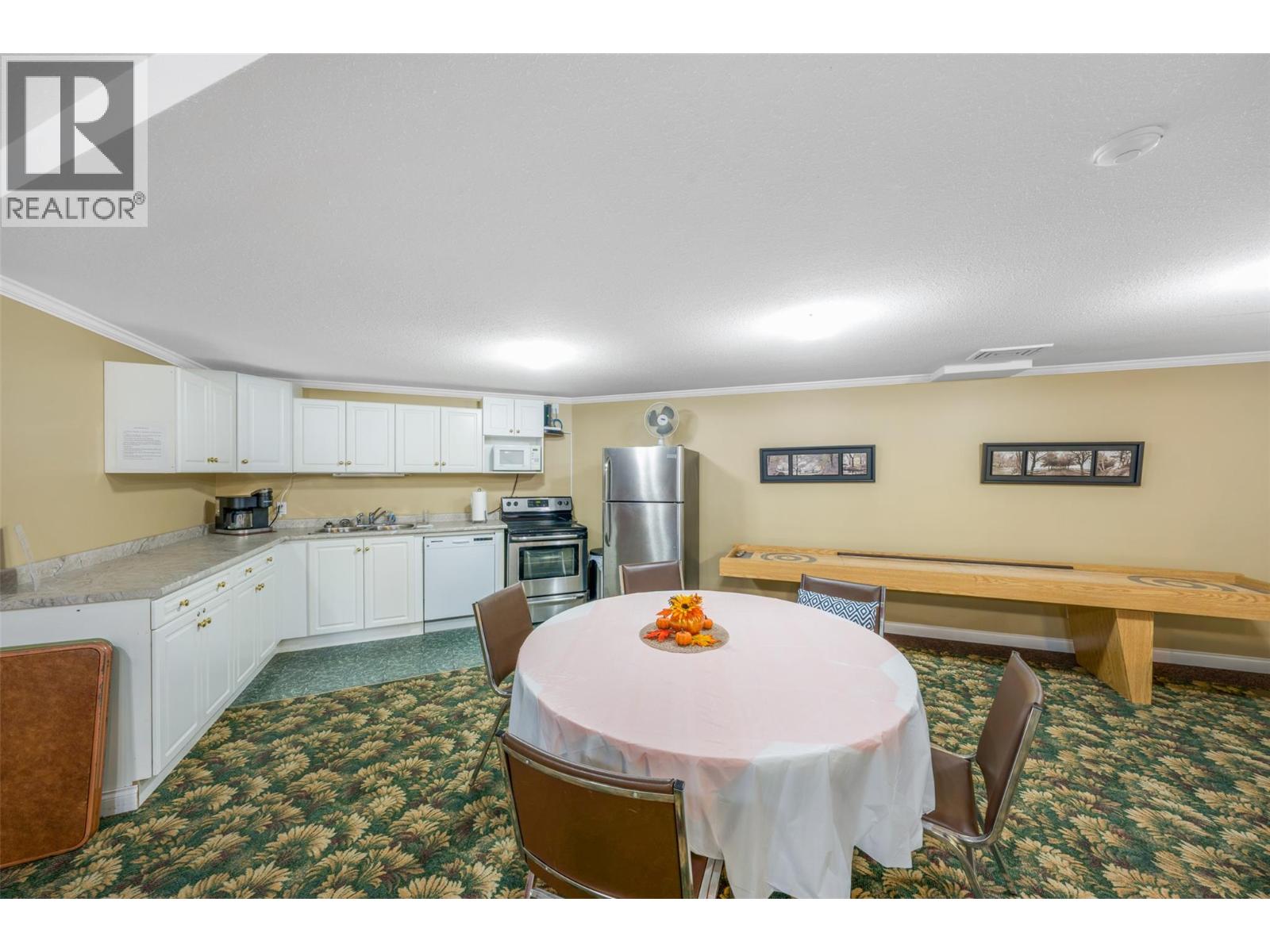 106 933 Harvey Avenue, Kelowna