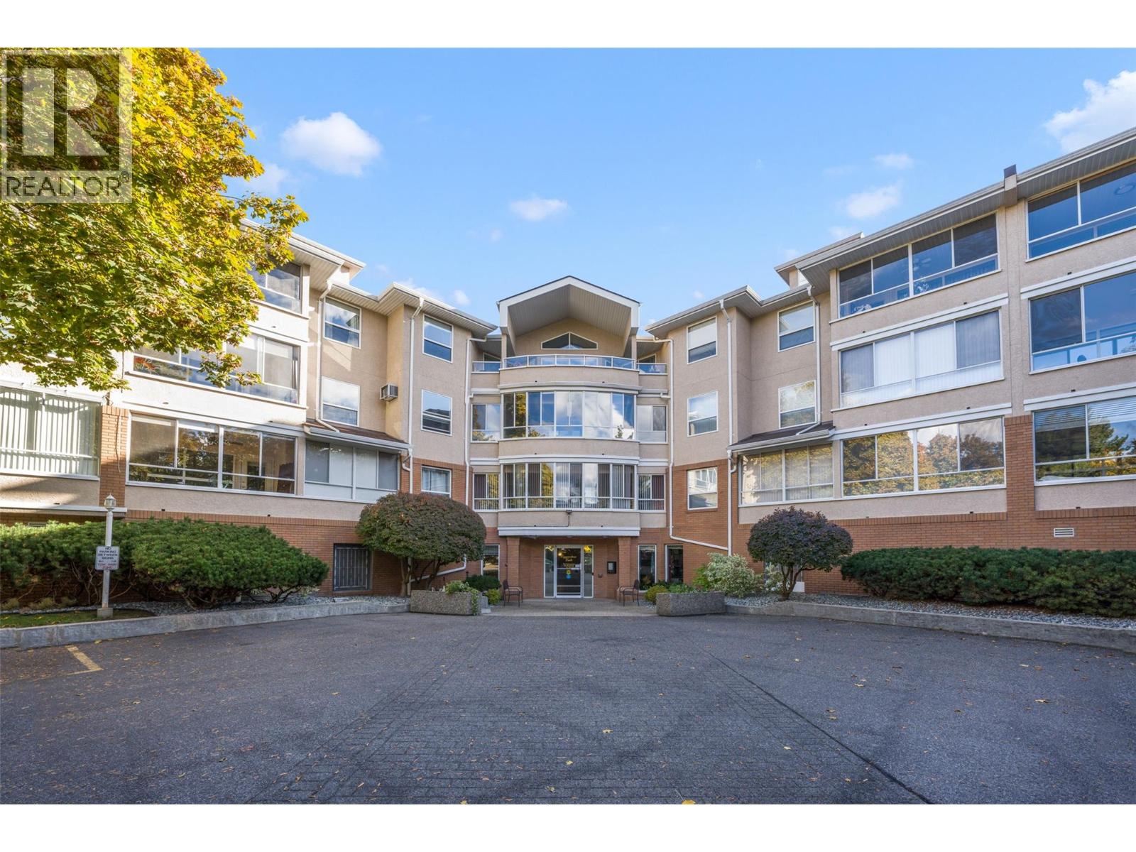 106 933 Harvey Avenue, Kelowna