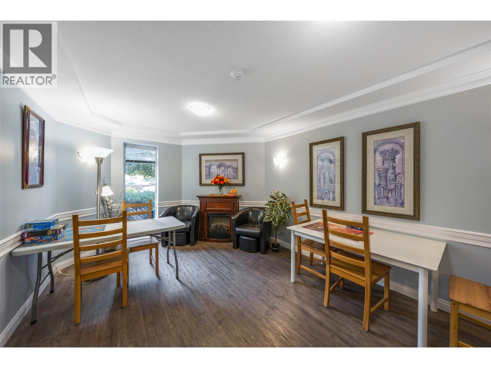 106 933 Harvey Avenue, Kelowna