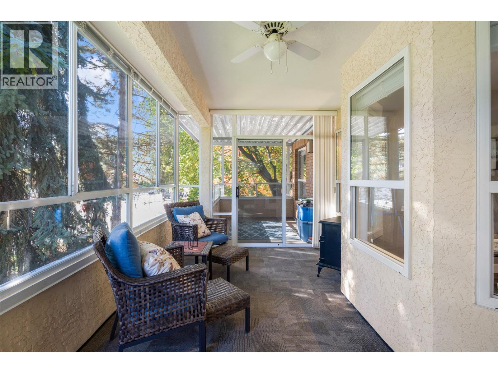 106 933 Harvey Avenue, Kelowna