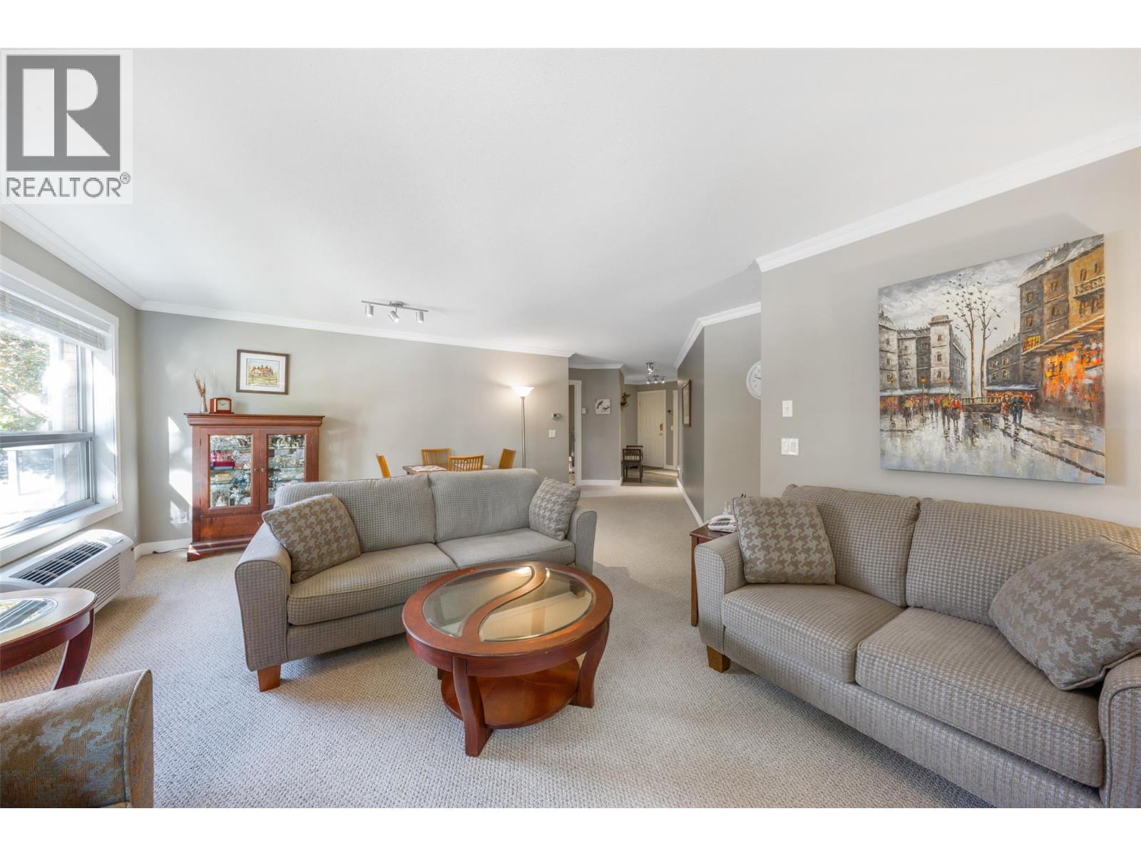 106 933 Harvey Avenue, Kelowna