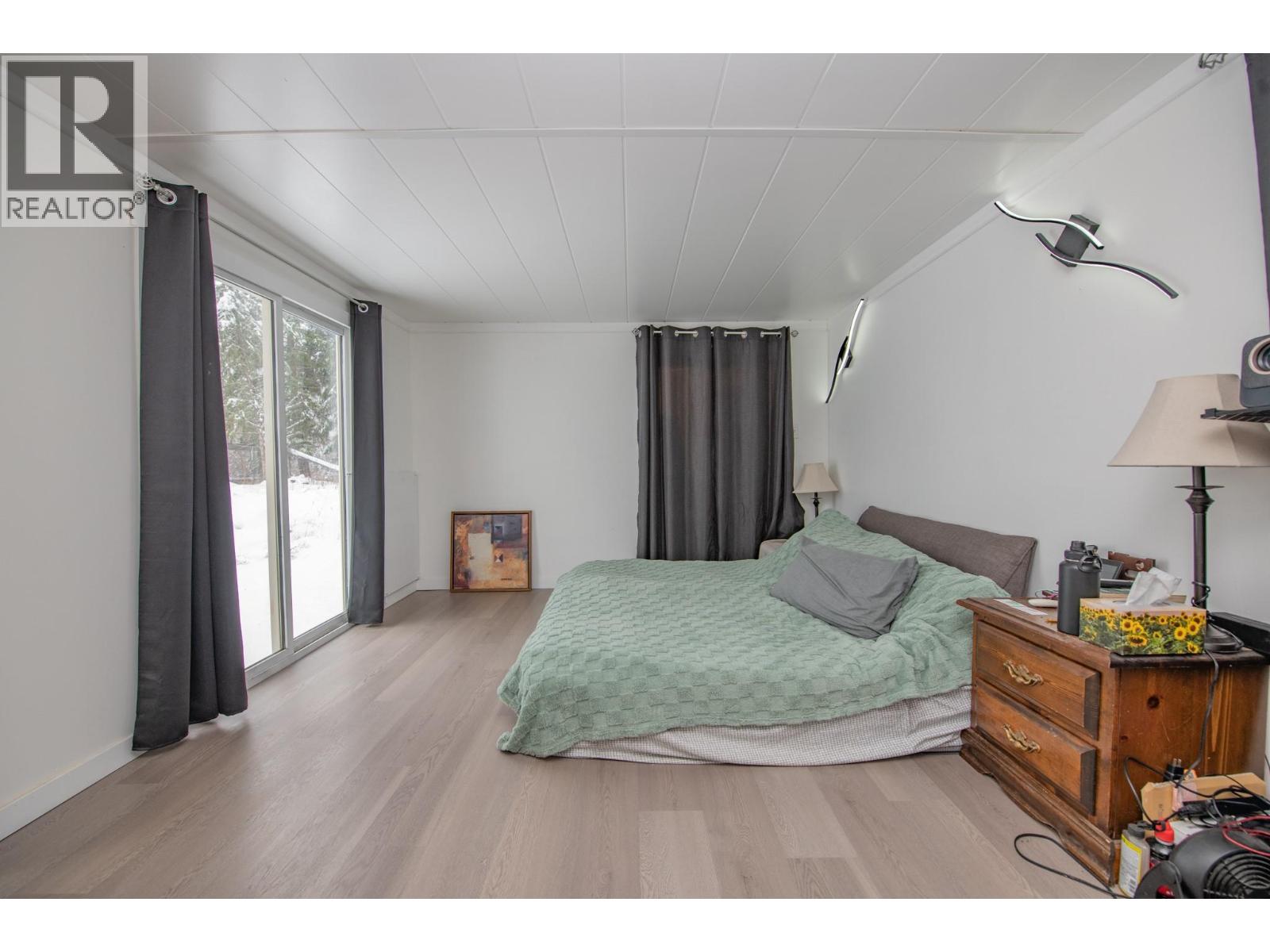 6739 Karjula Road, Falkland