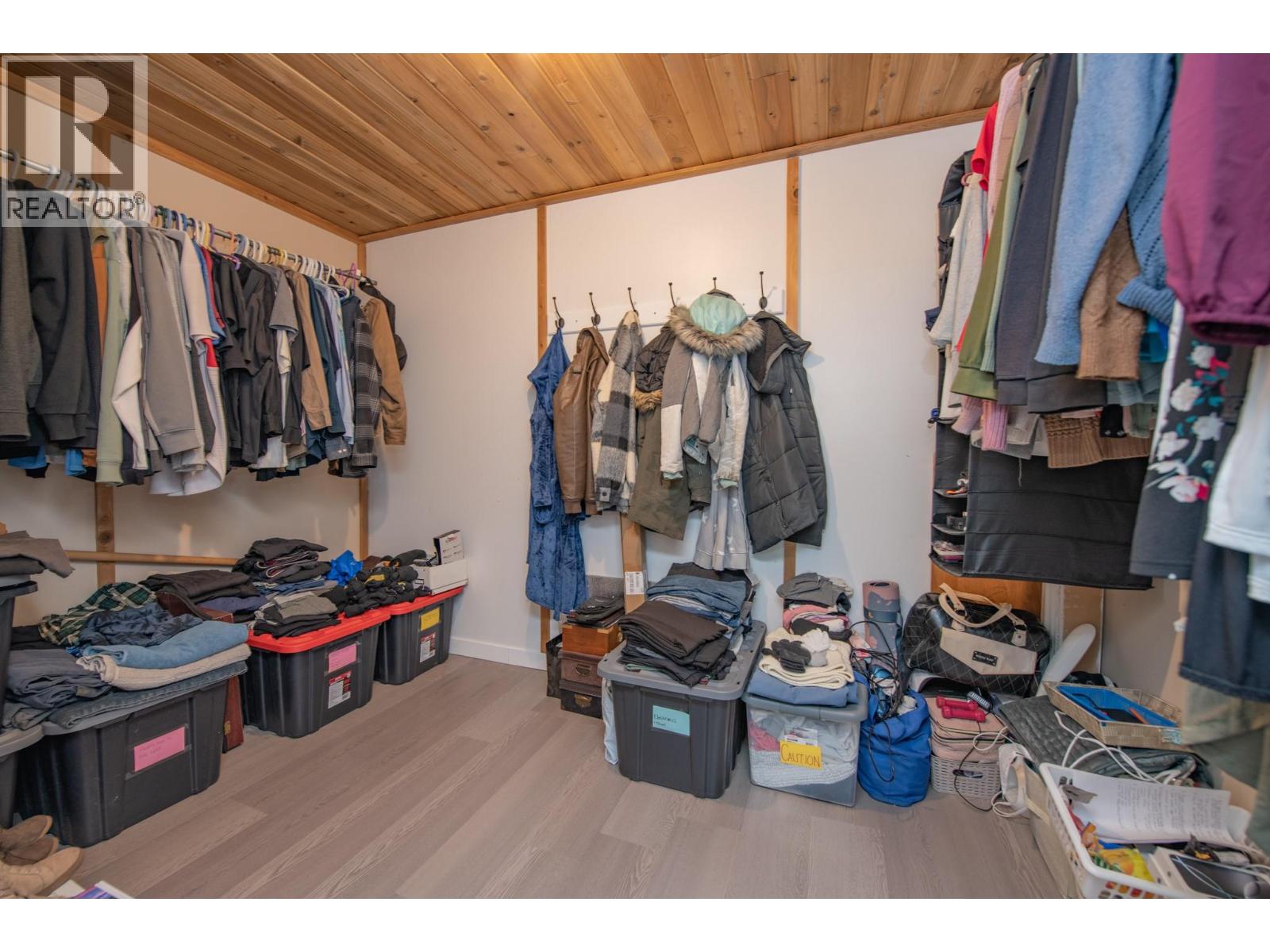 6739 Karjula Road, Falkland