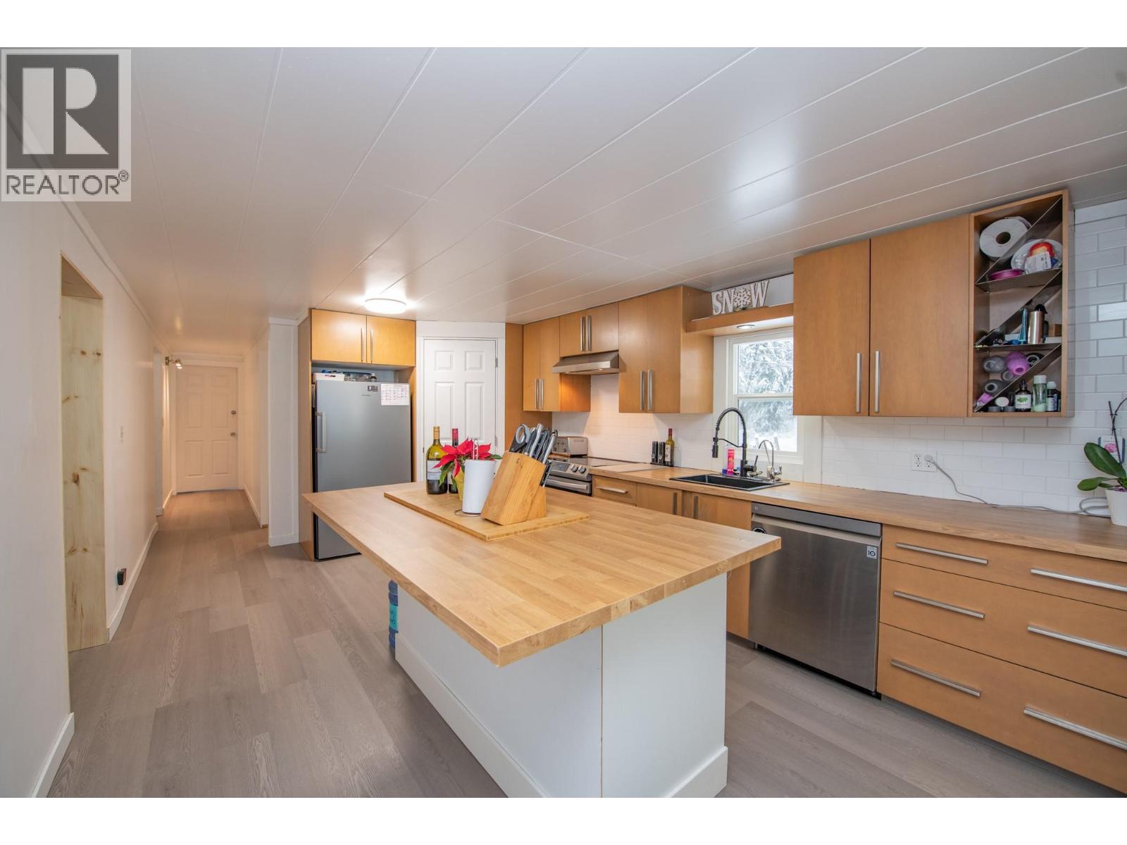 6739 Karjula Road, Falkland