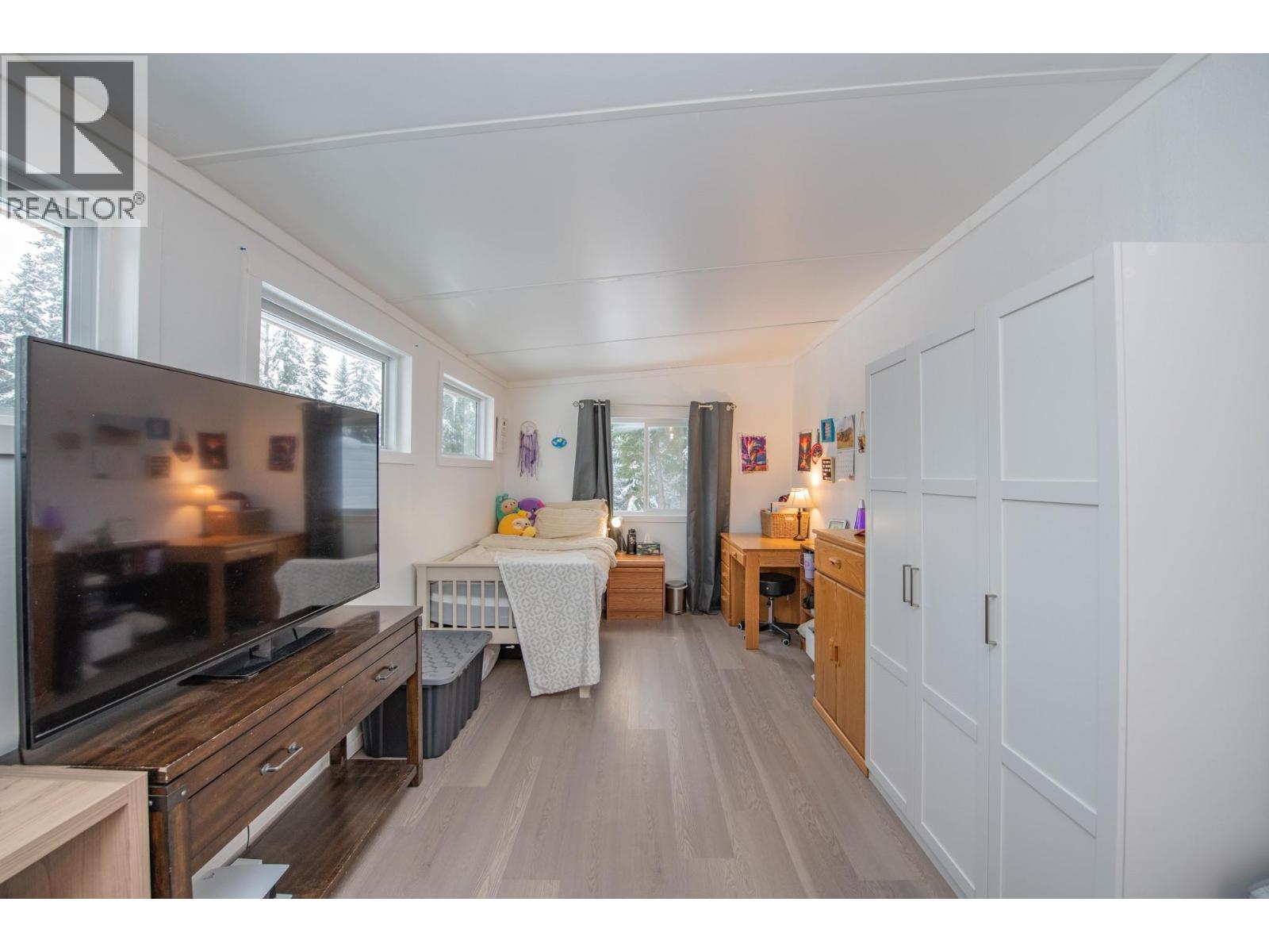 6739 Karjula Road, Falkland