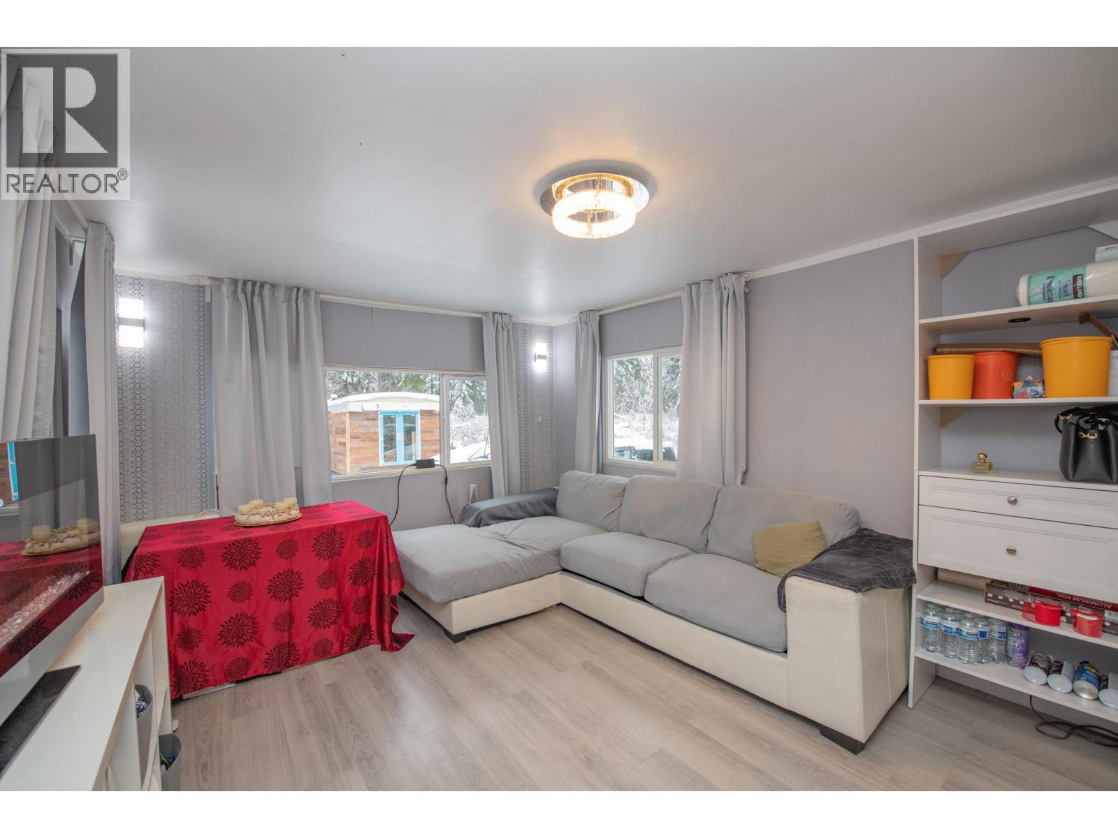 6739 Karjula Road, Falkland