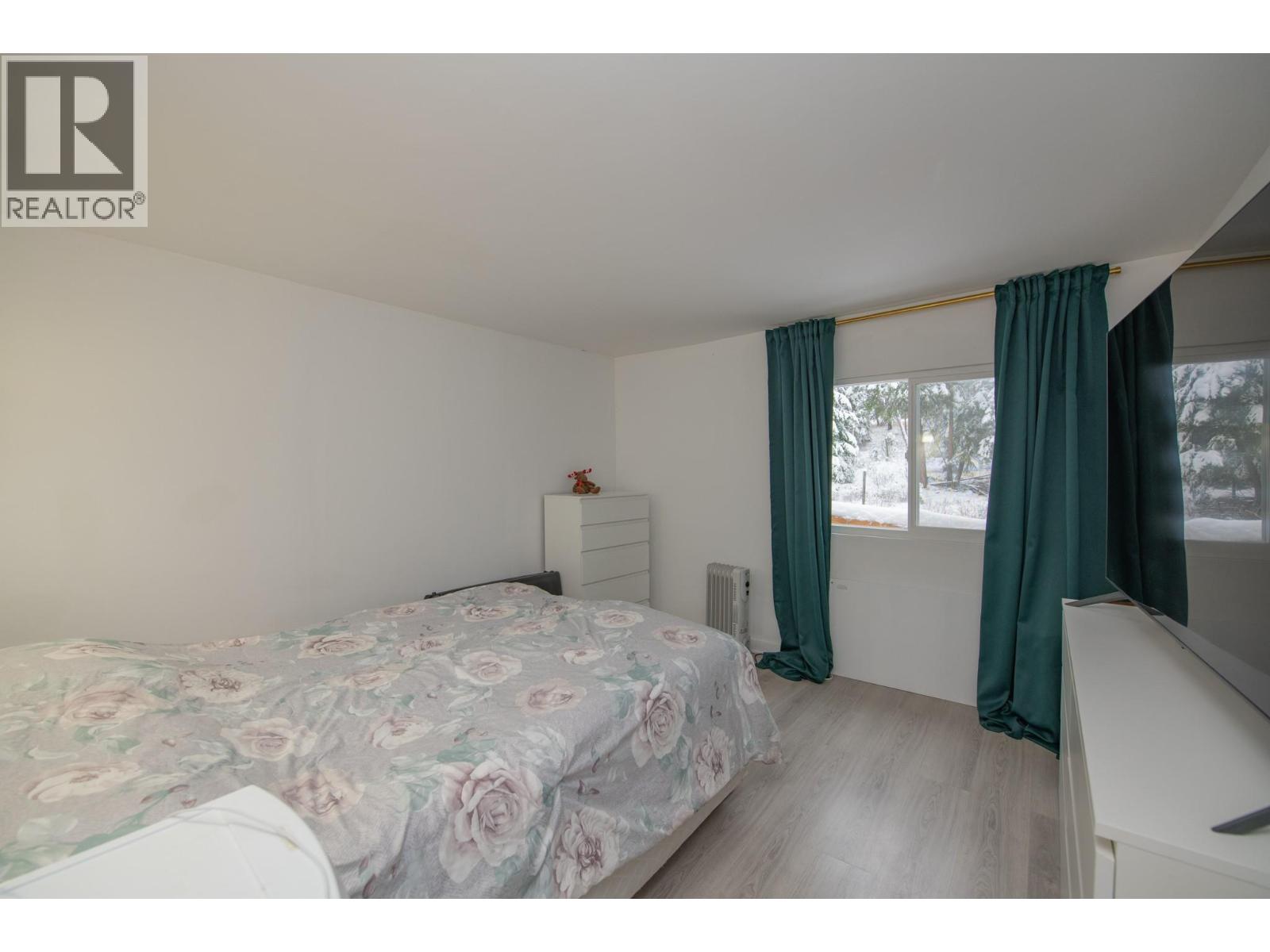 6739 Karjula Road, Falkland