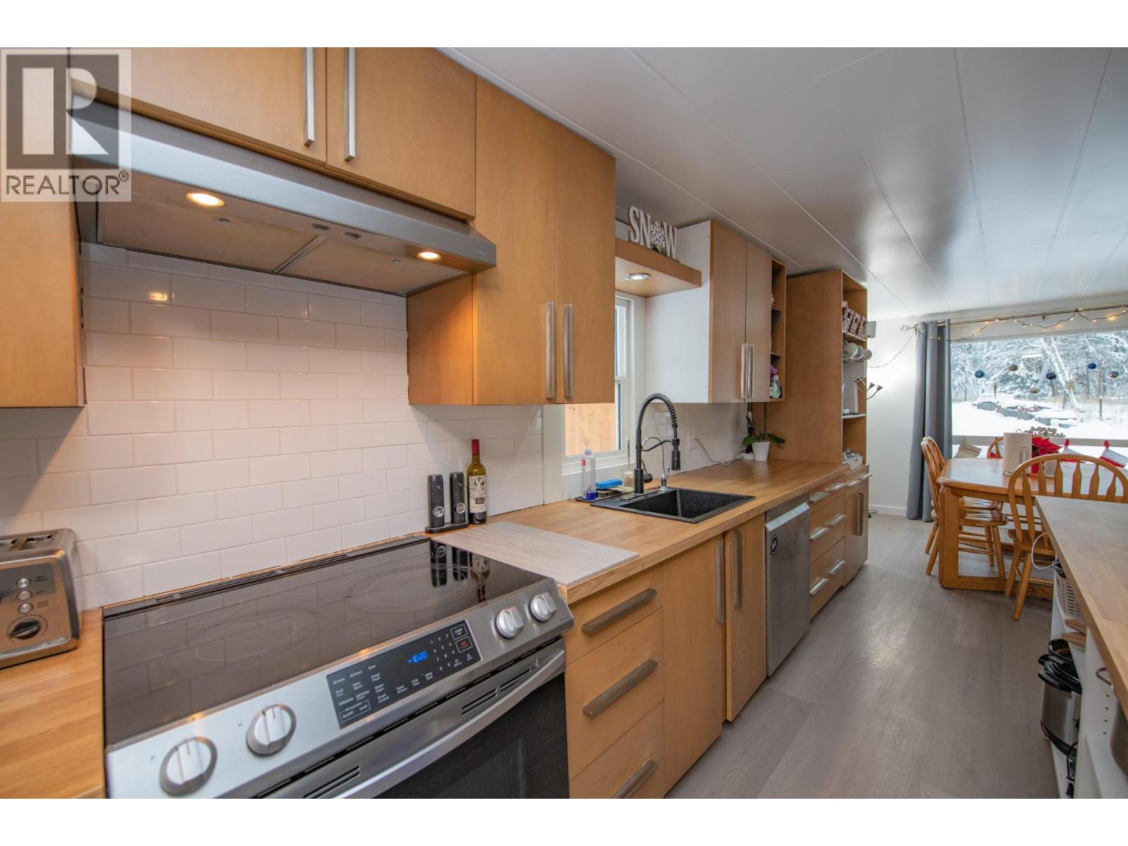 6739 Karjula Road, Falkland