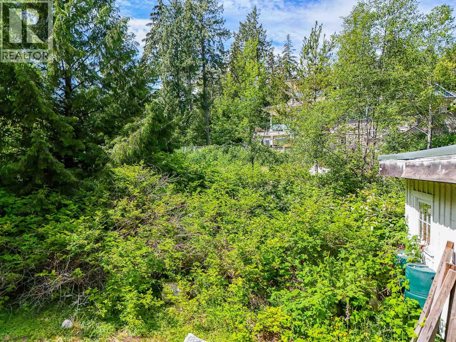 690 SHAUGHNESSY PLACE, Squamish