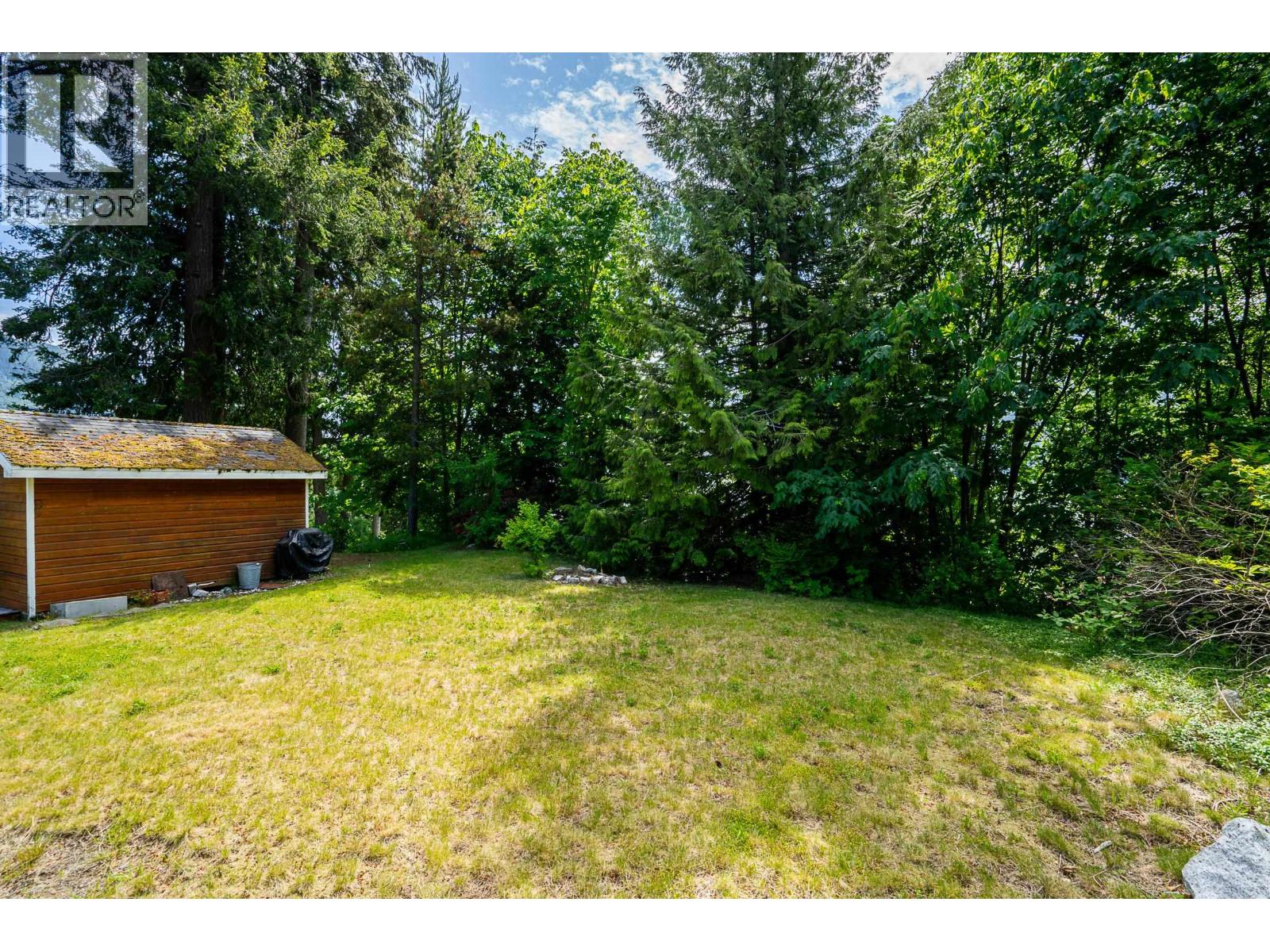 690 SHAUGHNESSY PLACE, Squamish