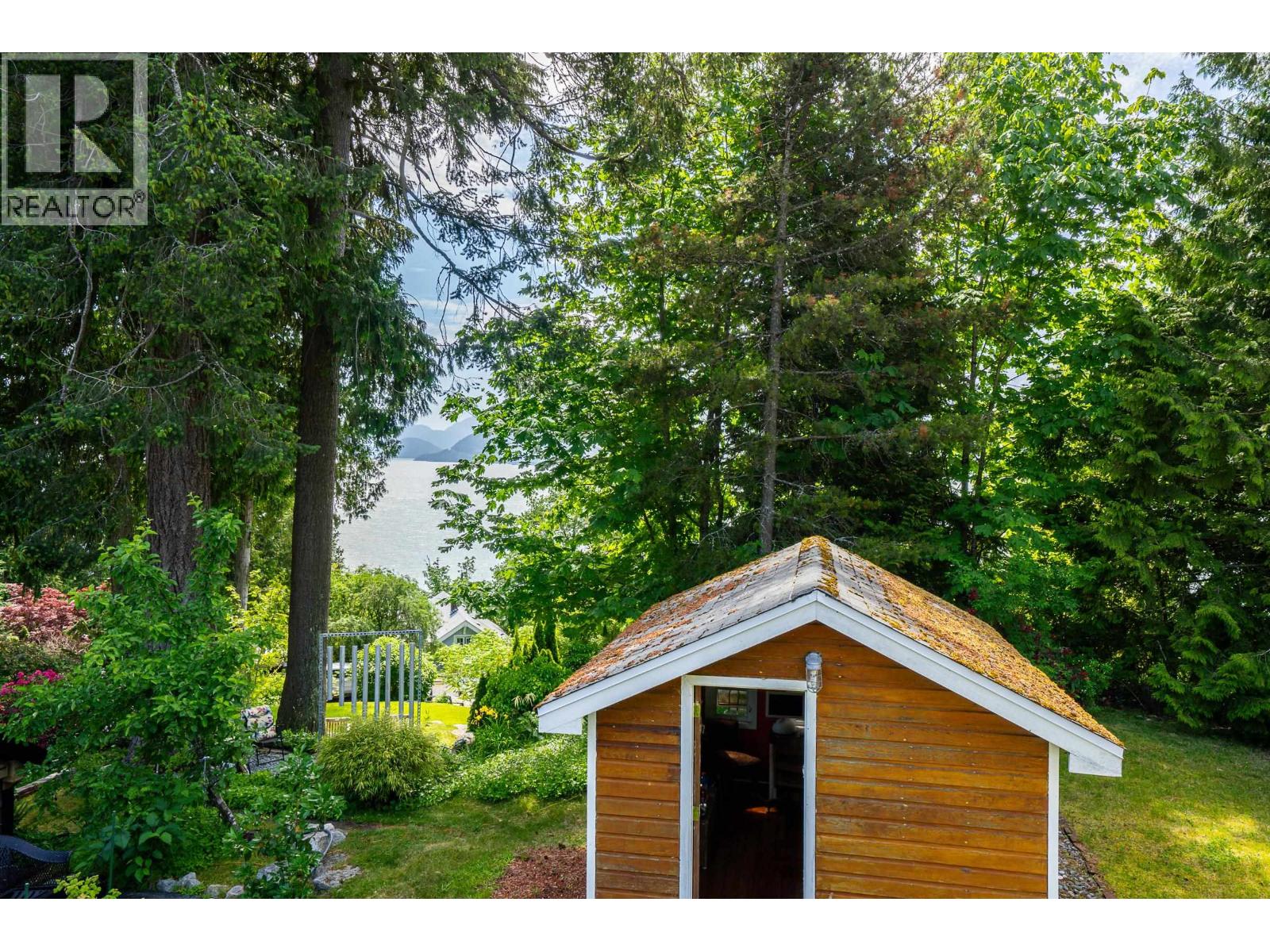 690 SHAUGHNESSY PLACE, Squamish