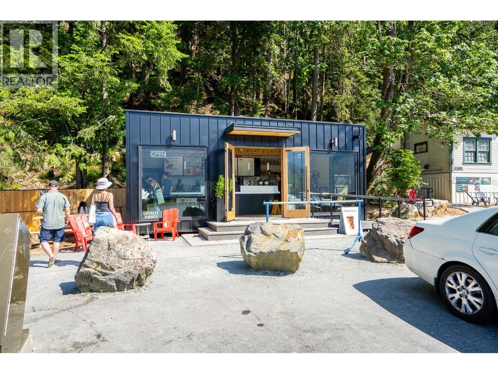 690 SHAUGHNESSY PLACE, Squamish