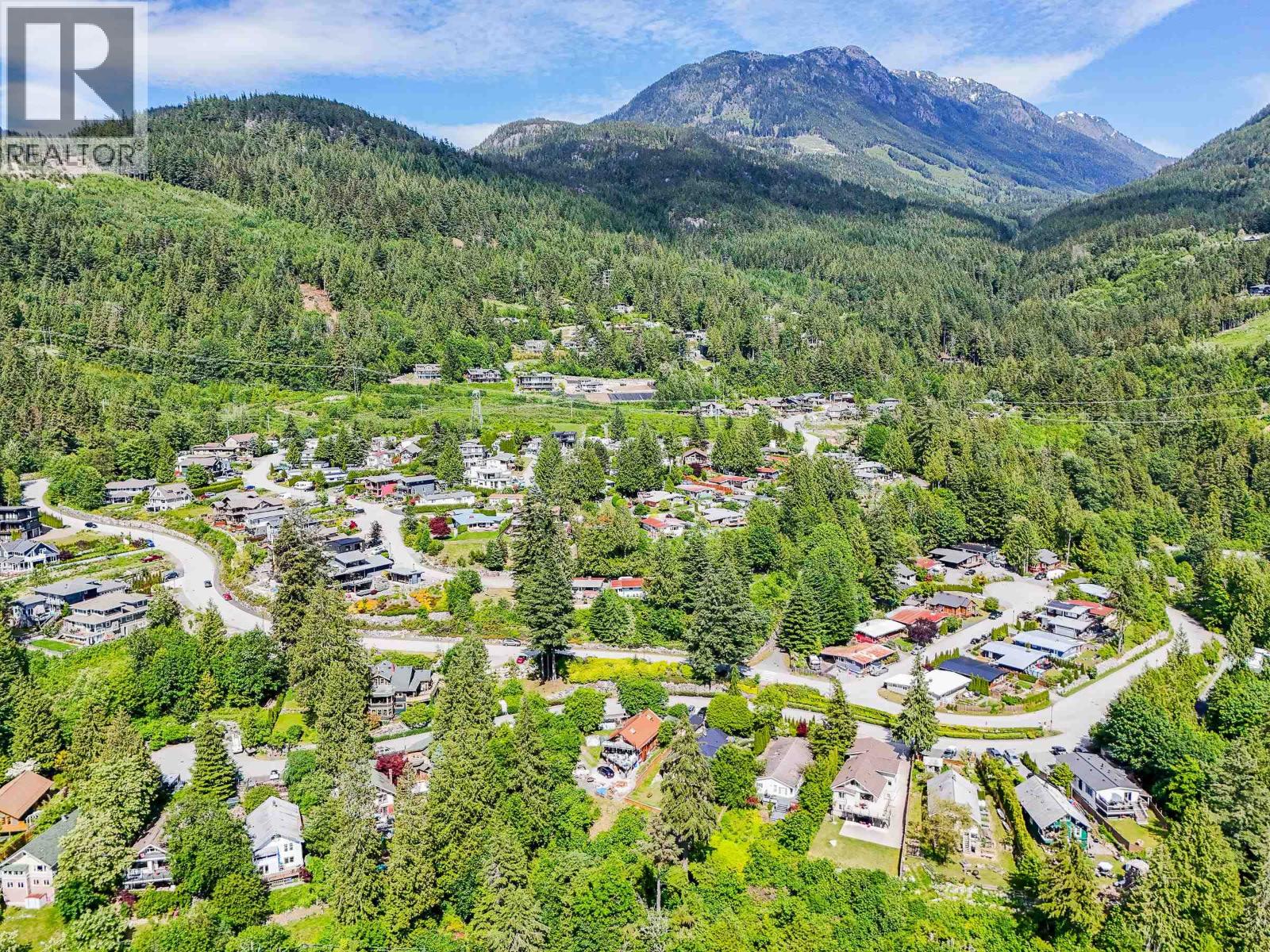 690 SHAUGHNESSY PLACE, Squamish