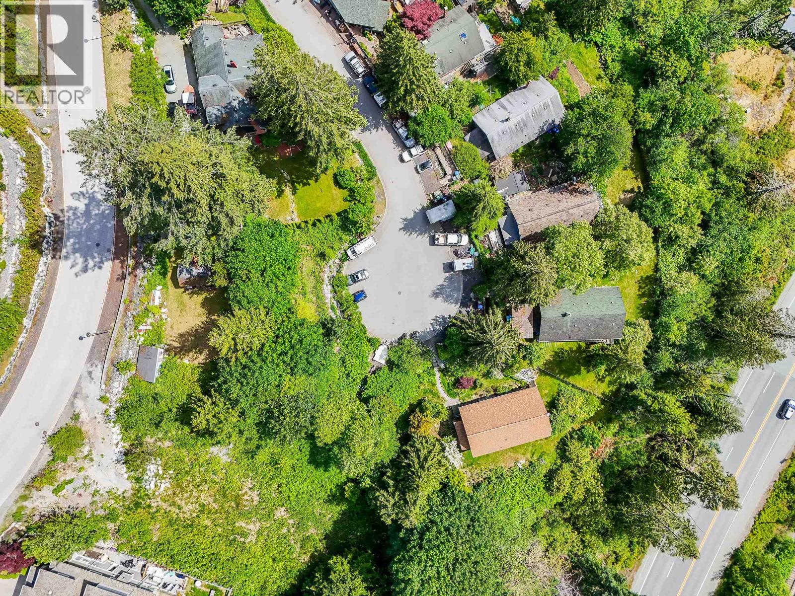 690 SHAUGHNESSY PLACE, Squamish