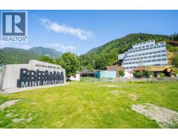 690 Shaughnessy Place, Squamish, BC V8B1J1 Photo 27