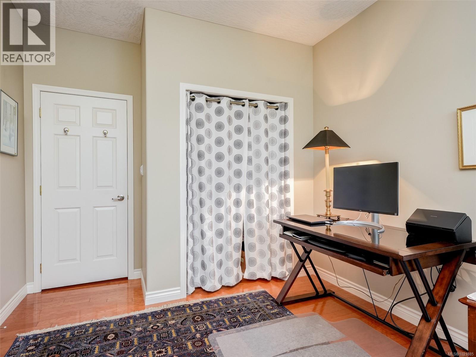 25 1286 Tolmie Avenue, Saanich