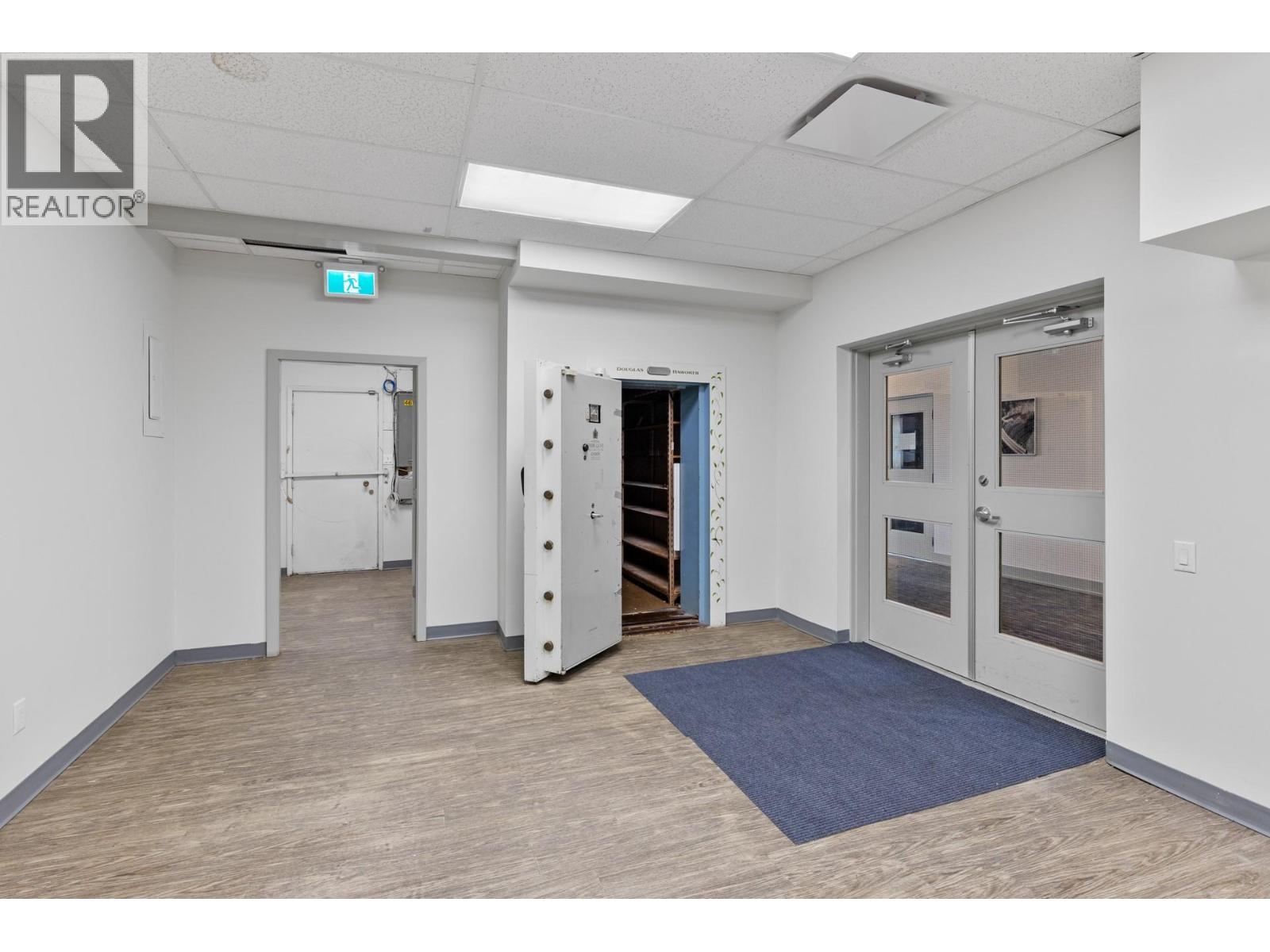  543 Bernard Avenue, Kelowna