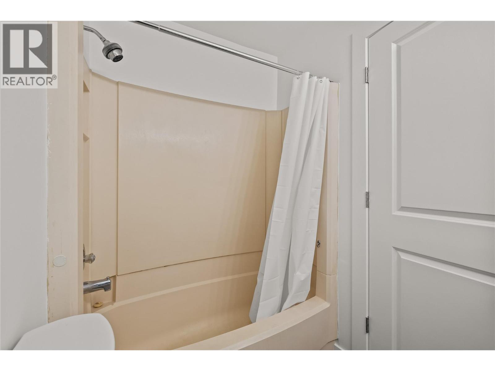 327 20 Kettleview Road, Big White