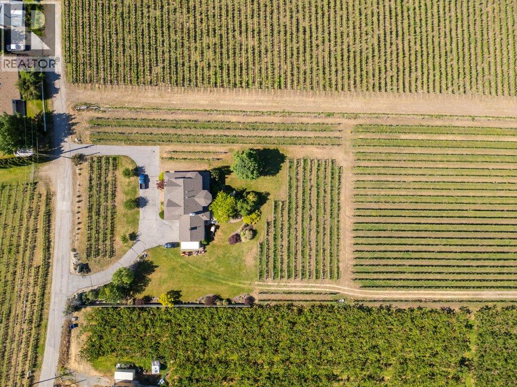  5381 97 Highway, Oliver