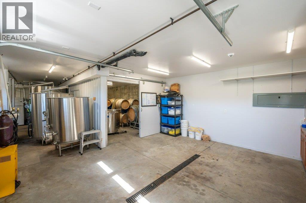  5381 97 Highway, Oliver