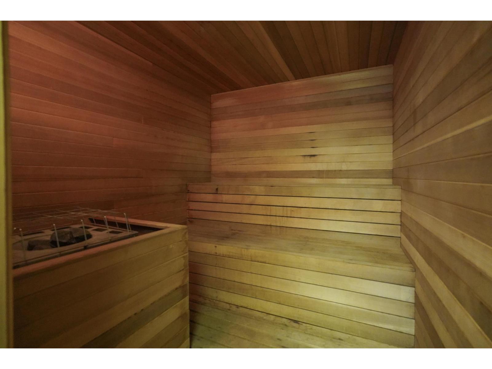 105 15041 PROSPECT AVENUE, White Rock